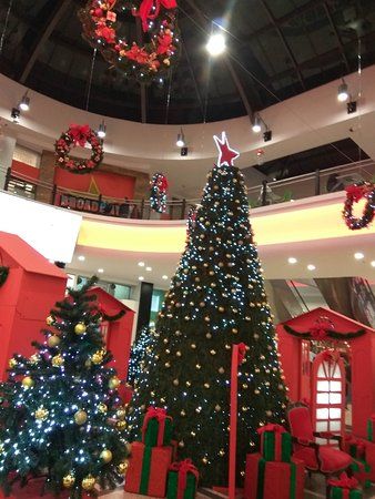 Centro Comercial Iserra 100